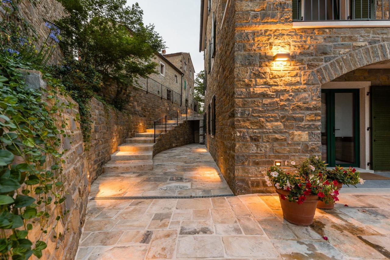 L'Abbraccio Della Quercia Apartment Momjan Exterior photo