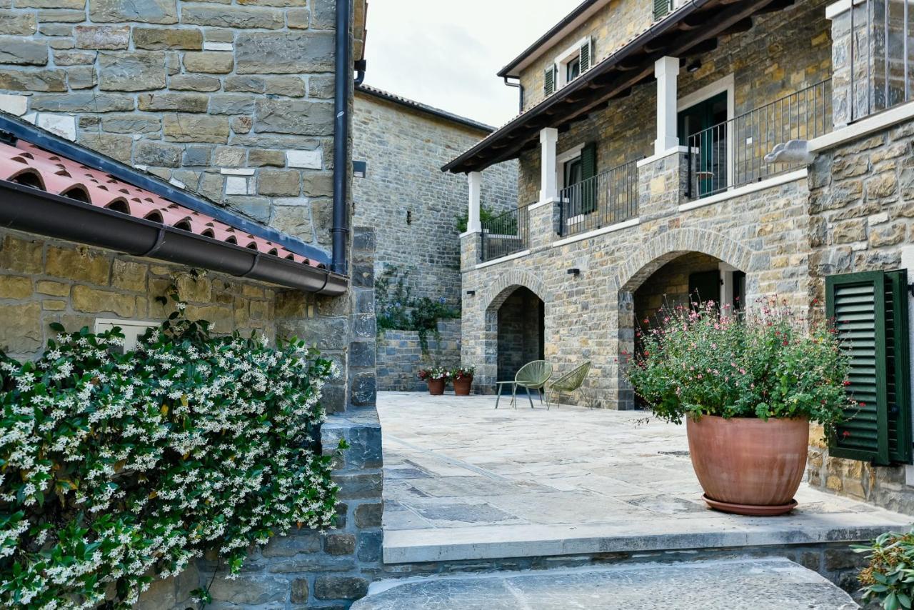 L'Abbraccio Della Quercia Apartment Momjan Exterior photo